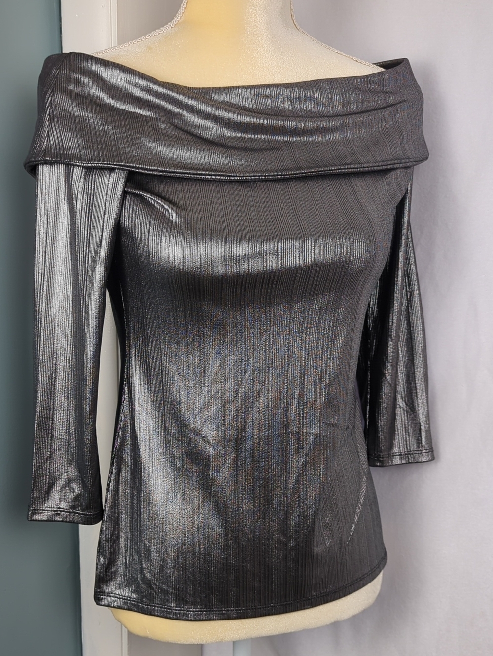 CITY STREETS Silver Metallic Off-Shoulder Women's Top